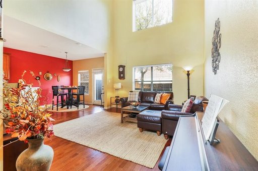 07-4645 Penelope Ln-7.jpg